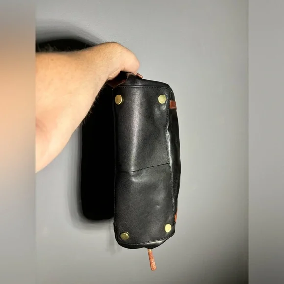 Fossil Gwen Side Zip Shopper Tote in Goat Hide Leather - Picture 7 of 10